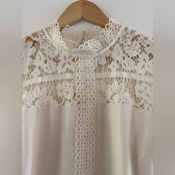 Kensie Lace Detail Shift Dress, size medium. - Picture 5 of 12